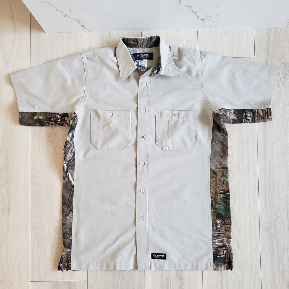 Wrangler Shirt Mens M Khaki Camo Button Front Short Sleeve Top